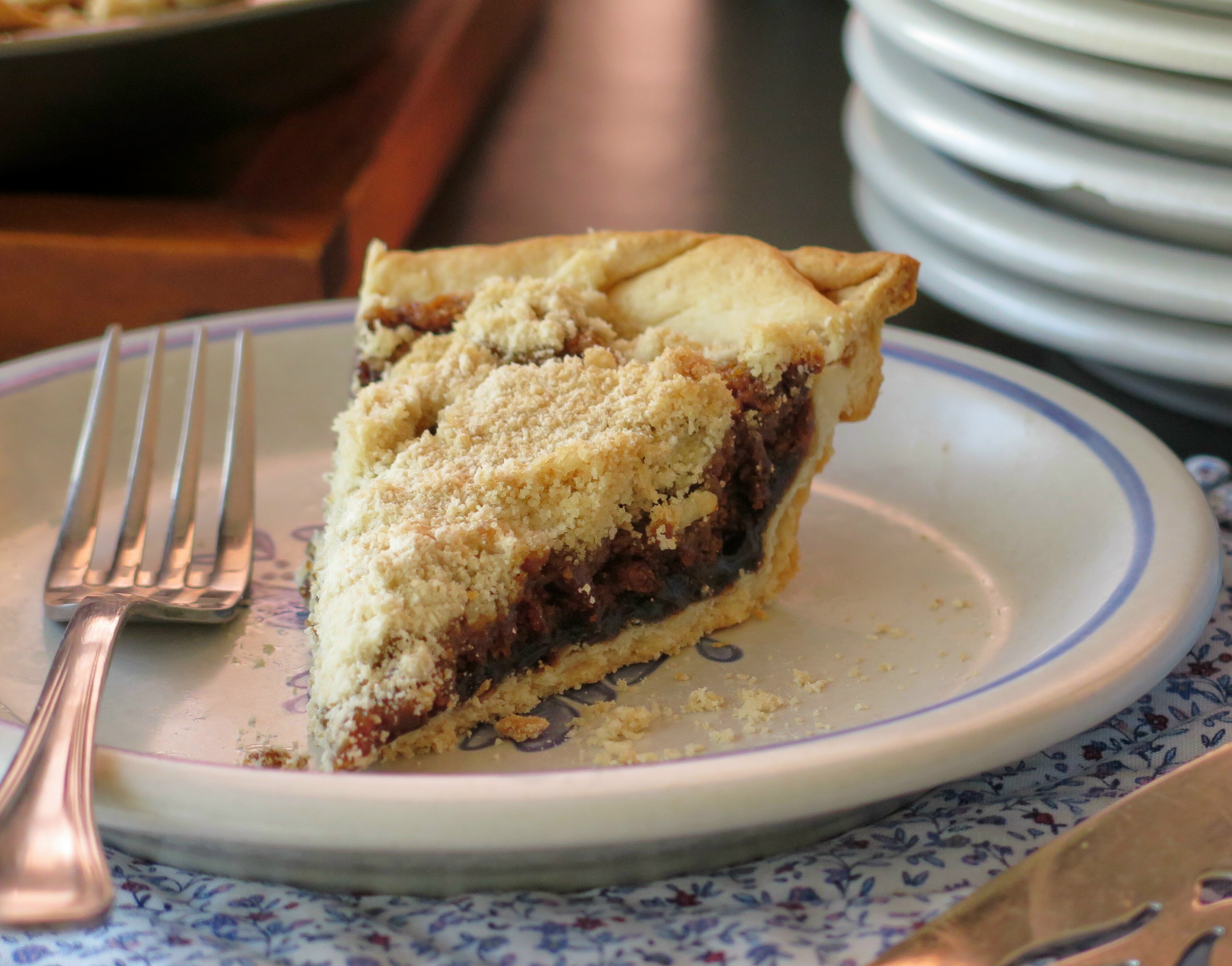 Shoofly Pie (Molasses Pie) #SundaySupper - Cindy's Recipes and Writings